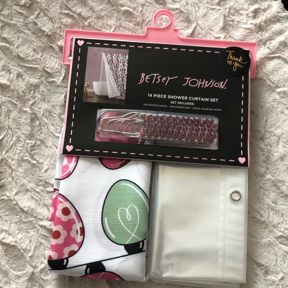 NEW Betsey Johnson Festive Holiday Lights Shower Curtain Set